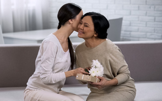 How to live healthy and worry-free as a parent in your midlife years