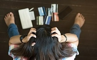 How To Get Your Finances Back On Track After The Holidays